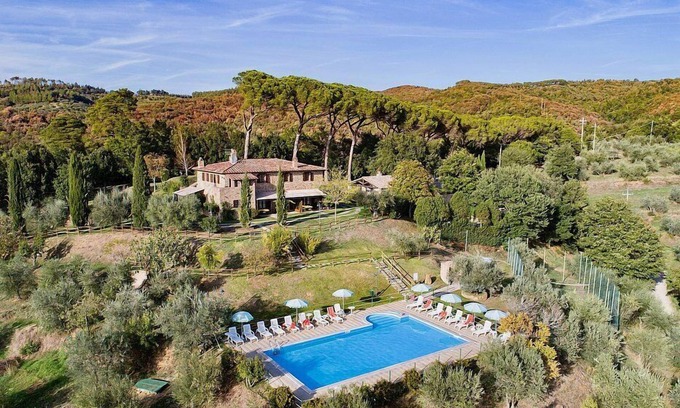 Po' Bandino House | Casa Erbetta D: A characteristic and welcoming apartment that is part of an ancient country house surrounded by the greenery, with Free WI-FI.