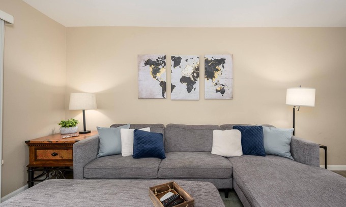 Paradise Valley Village Condo | CASA FAIRWAY: Your Golf Course View