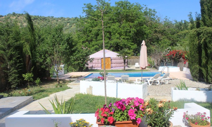 Almedinilla Bed & Breakfast | Casa La Nuez B & B, spacious bathrooms, free WiFi, terrace, swimming pool, garden