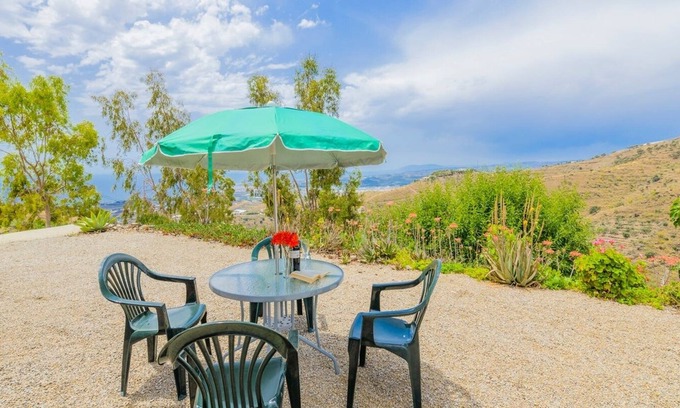 Arenas Villa | Casa Lago de Algarrobo by Ruralidays