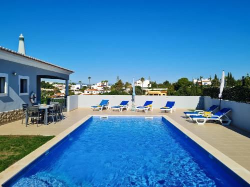 Carvoeiro House | Casa Limão - Private Pool - Beach & Center (650m)