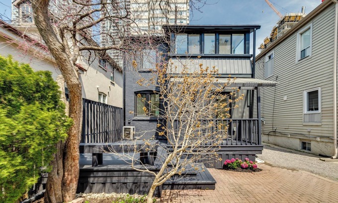 Yonge-Eglinton House | Casa Luxe On Subway Line!