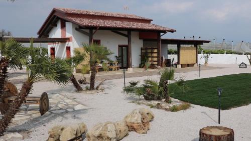 Cisterna di Latina Bed & Breakfast | Casa Mattia - B&B in Legno & Paglia