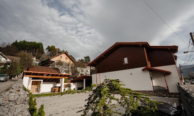 Borsa House | Casa Mecva