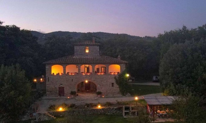 Capolona House | Casa Monica Comfortable holiday residence