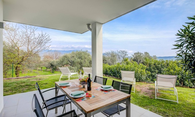 Gaino Apartment | Casa Oleandri Shared Pool & Lake View, Toscolano Maderno, Italy