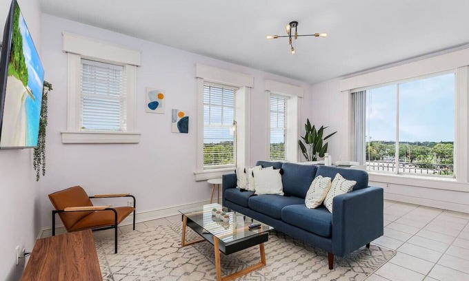 Downtown Historic District Apartment | Casa Palma: Historic apt in the BEST spot downtown