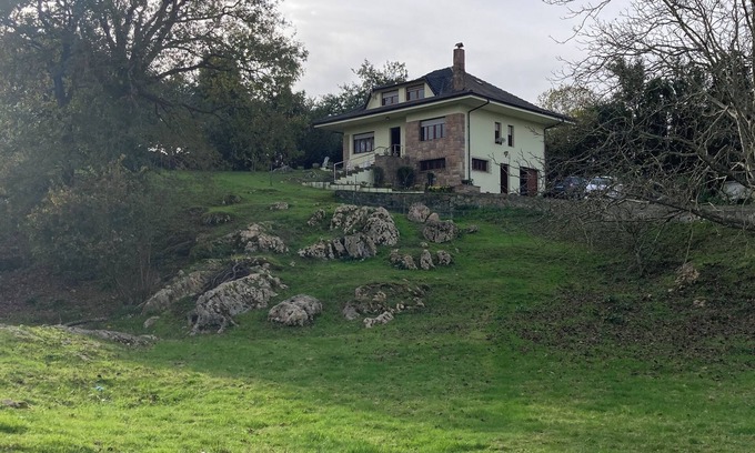 Lamadrid Ski Chalet | Casa Rural a 10 min de la Costa