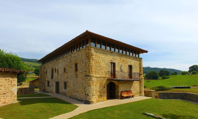 Secadura House | Casa Rural Alvarado, walled tower house from the 15th century, capacity 20-30 people.
