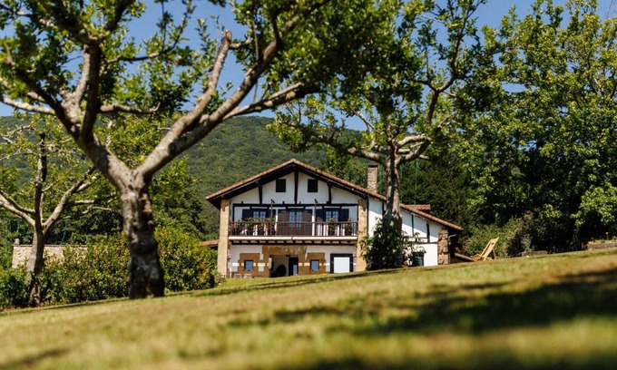 Hondarribia House | Casa Rural Arotzenea