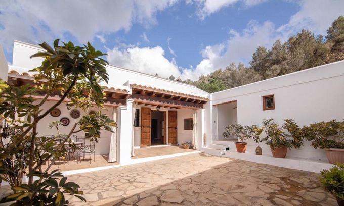 Sant Joan de Labritja House | Casa rural Can Rotes con jardin y barbacoa