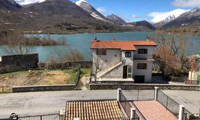Barrea Apartment | Casa sul Lago Parco Nazionale d'Abruzzo - House on the lake side