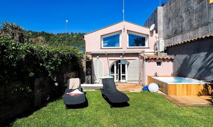 Santa Tecla Villa | Casa Tegola - Seafront villa with jacuzzi