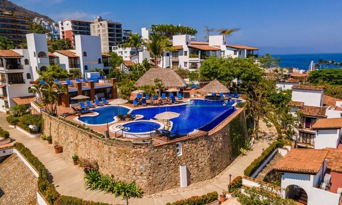 Romantic Zone Condo | Casa Tortuga @ Selva Romantica