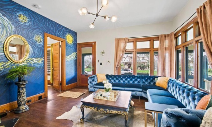 North End House | Casa Van Gogh: a Historic N. Slope retreat