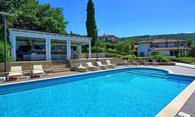 Castiglion Fiorentino Villa | Casa White - Holiday Home with private pool and big garden near Castiglion Fiorentino, in Tuscany