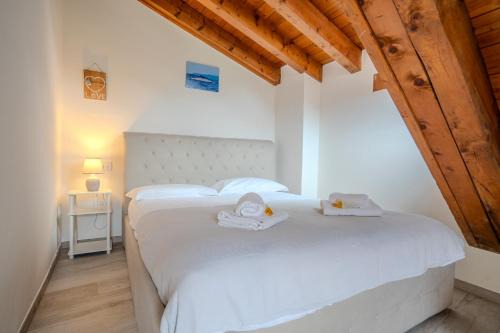 Gorla Apartment | CaseOspitali - Casa Acqua e Cielo, bilocale a 400 mt dalla linea rossa