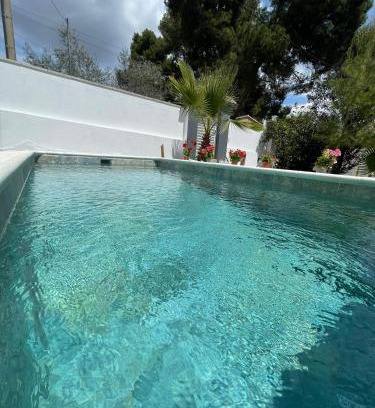 La Torre de Claramunt House | Casita rural con piscina