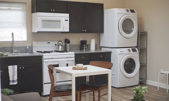 Lincoln Acres Apartment | Casita Sol - Bright Modern Private 10 mins to downtown