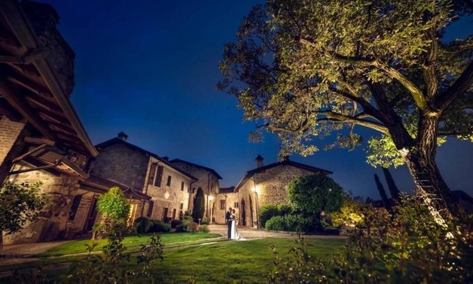 Cernusco Lombardone Bed & Breakfast | Castello di Cernusco Lombardone