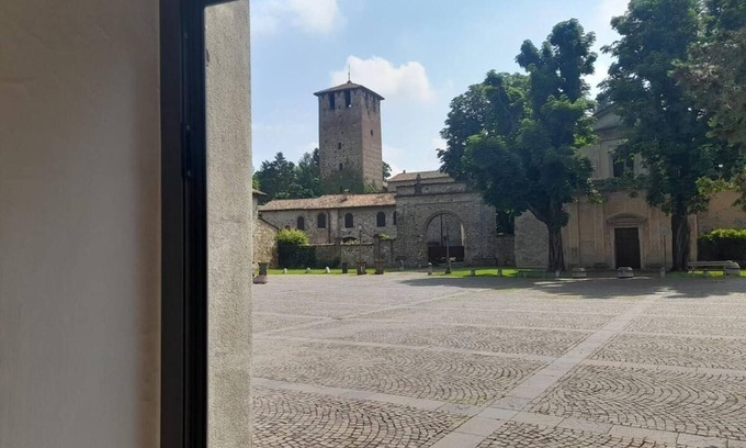 Vigolzone Apartment | Castle View Apartment