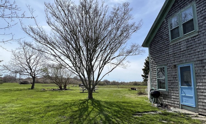 Little Compton Cottage | Casual Farmhouse