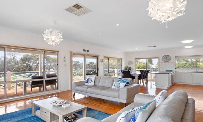 Lake Wangary House | Catch of the Bay - Great Location on the Esplanade with View of the Channel