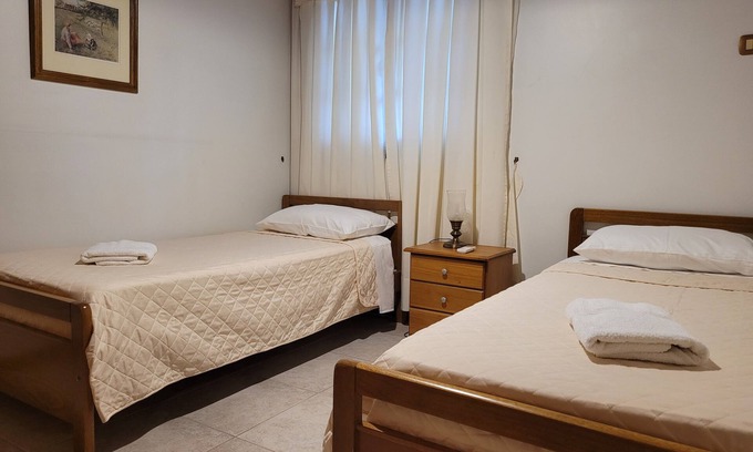 Las Heras House | Category house near the center and Gral San Martin park