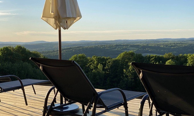 Jefferson House | Catskills Mountaintop House w/HOT TUB and VIEWS!