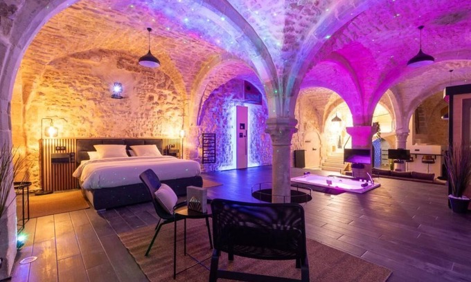 Auxerre Apartment | Cave et Spa Privatif by Xela