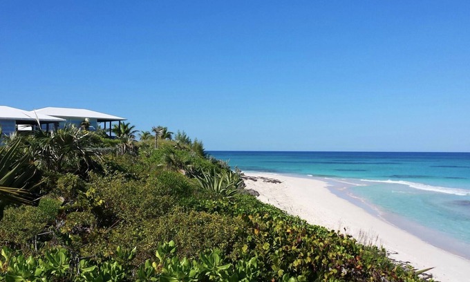 Governor's Harbour House | Cayo Loco Pink Sand Beachfront House for 2 Villa 2