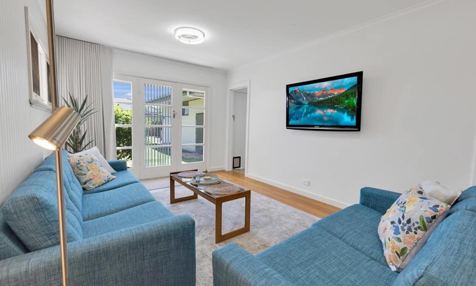 Bairnsdale House | Cearc House - Centrally Located within the Bairnsdale Golden Triangle