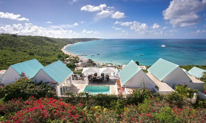 The Valley Resort | CeBlue Villas