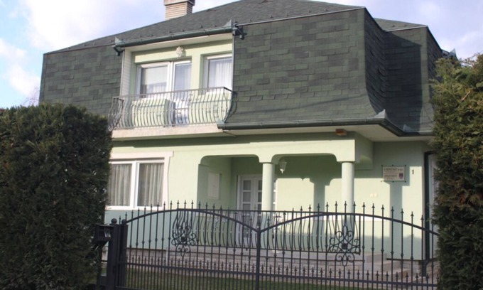 Zalakaros Apartment | Cedar Apartment 1 - One Bedroom Apartment, Sleeps 4