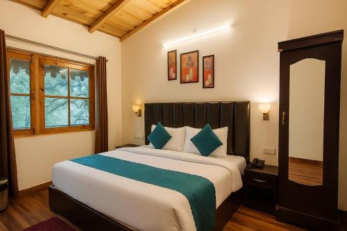 Nainital Resort | Cedar Woods - A Boutique Resort In House Parking