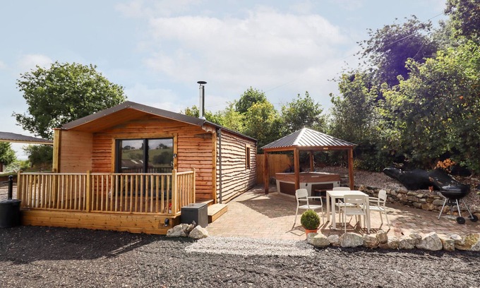 Ruthin Cottage | CELYN, romantic, character holiday cottage in Cyffylliog