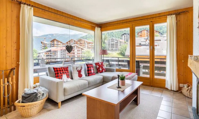 Saint-Pierre-de-Clages Apartment | Center of Nendaz ! With Balcony/view and Fireplace