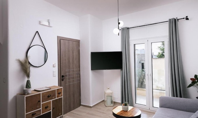 Pitsidia Apartment | Central apartments “Evanthia”