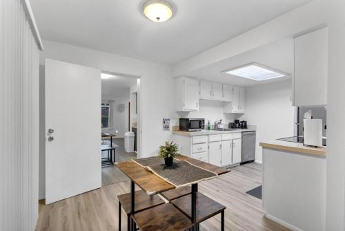 Lake Hills House | Central Bellevue House