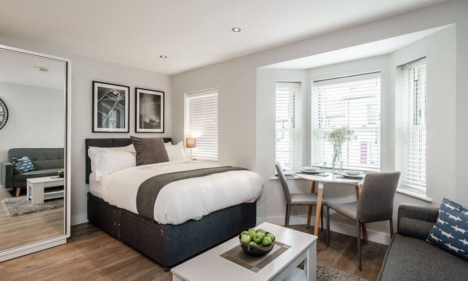 Arbury Apartment | Central Cambridge Studios - Tailored Stays