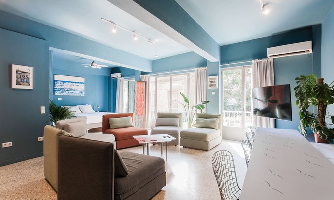 Psirri Apartment | Central Comfy Apt with Private Balcony & Rooftop Access. CT3