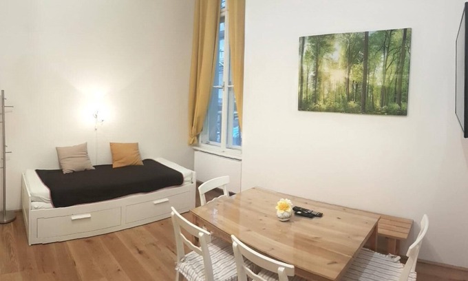 Innere Stadt Apartment | Central family Apartment A16 with AC