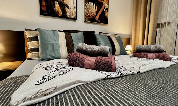 Radvan Apartment | Central Suites Bystrica I 24hr Self Check-in I Free Wi-Fi & Parking