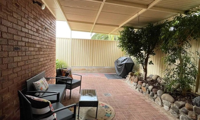 Swan Hill House | Central Town house 180mtrs to the main street