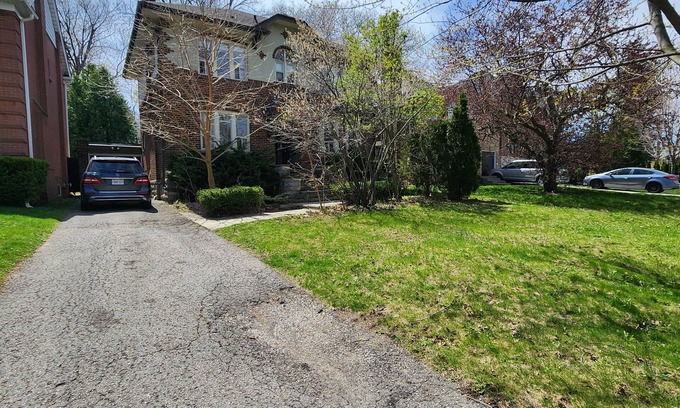 Lawrence Park House | Central Yet Serene