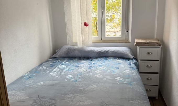 Ventas Apartment | CENTRALLY LOCATED AND BRIGHT ROOM