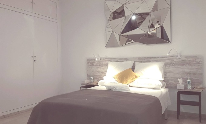 Cordoba Old City Condo | CENTRO-MEZQUITA FROM 6 TO 8 GUESTS and 2 x room 22 € FROM 6TH