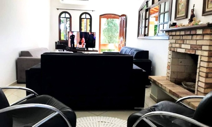 Jardim Brisa House | Chácara com Wi-Fi, piscina e churrasq. em Atibaia