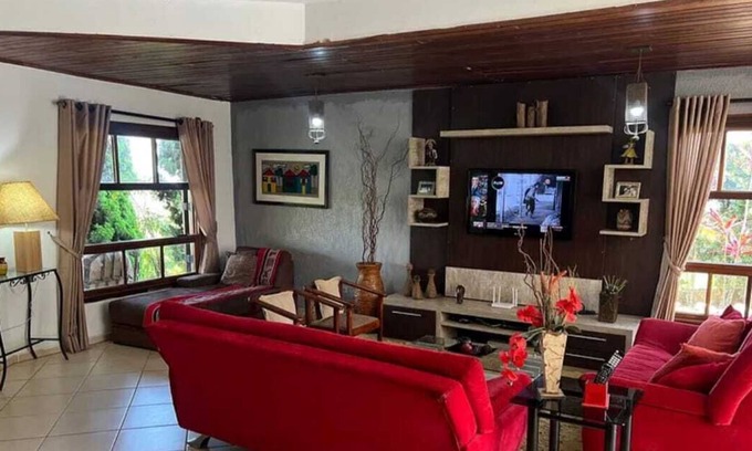 Alvinopolis House | Chácara Reobote heated pool, condominium we love pets