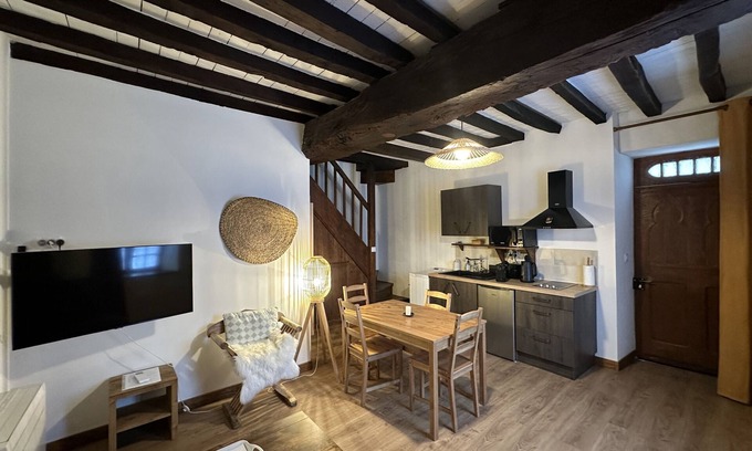 Vicq Cottage | Château de la Mothe - Gîte Hugues de Paynes